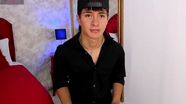 Liam Grayson  online show from 05/06/26, 02:00