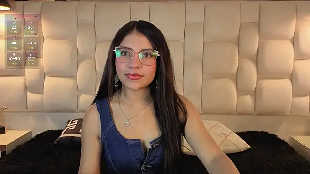 Snapshot of babe_vennus chatting on 06/11/26, 05:22 babe vennus online show from 06/11/26, 05:22