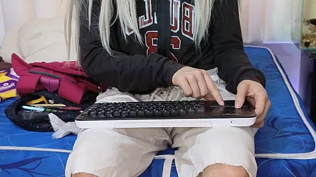 Snapshot of Pinky_doll777 chatting on 07/07/26, 12:09 Pinky doll777 online show from 07/07/26, 12:09