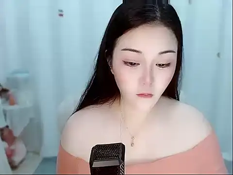 Snapshot of Amy-cnbaby chatting on 05/08/26, 01:33 Amy-cnbaby online show from 05/08/26, 01:33