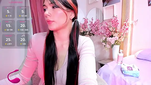 Snapshot of Aili_queen chatting on 05/26/26, 12:56 Aili queen online show from 05/26/26, 12:56