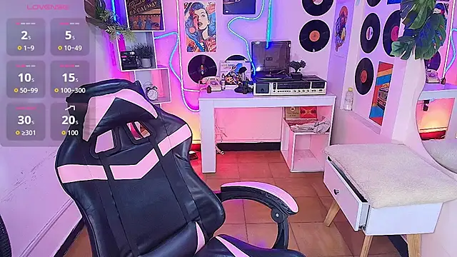 Snapshot of Duulce_mia chatting on 06/17/26, 11:34 Duulce mia online show from 06/17/26, 11:34