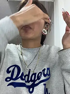Snapshot of Noa_lau chatting on 07/25/26, 03:59 Noa lau online show from 07/25/26, 03:59