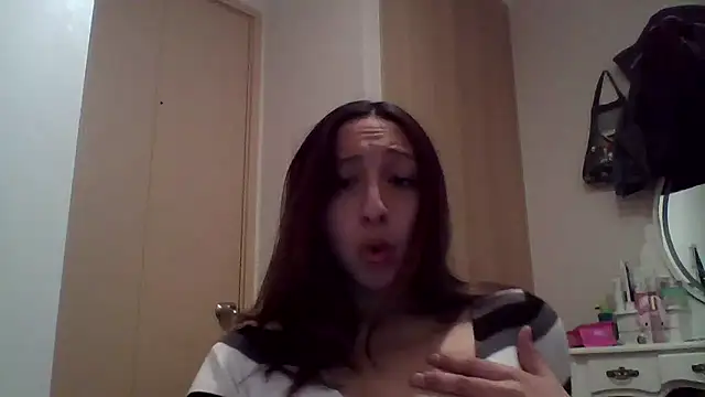 Snapshot of 010874 chatting on 07/22/26, 03:09 010874 online show from 07/22/26, 03:09