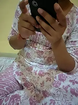 Snapshot of Seema_yadav01 chatting on 05/10/26, 05:23 Seema yadav01 online show from 05/10/26, 05:23