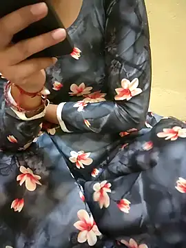 Snapshot of Seema_yadav01 chatting on 05/11/26, 05:46 Seema yadav01 online show from 05/11/26, 05:46