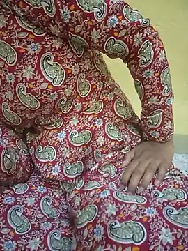 Snapshot of Seema_yadav01 chatting on 05/24/26, 05:01 Seema yadav01 online show from 05/24/26, 05:01