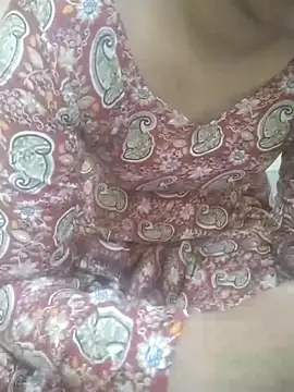 Snapshot of Seema_yadav01 chatting on 06/12/26, 06:34 Seema yadav01 online show from 06/12/26, 06:34
