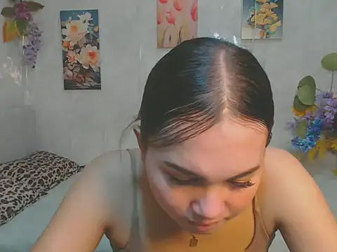 Snapshot of ur_asiankat chatting on 05/14/26, 03:24 ur asiankat online show from 05/14/26, 03:24