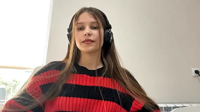 SerafinaAreizaga online show from 06/10/26, 09:52