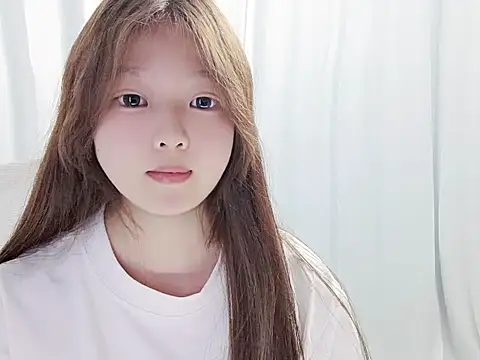 Yangirl520 online show from 06/03/26, 08:17