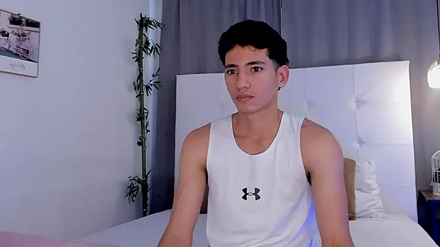 Snapshot of Alejo-and-Thiago chatting on 05/27/26, 12:35 Alejo-and-Thiago online show from 05/27/26, 12:35