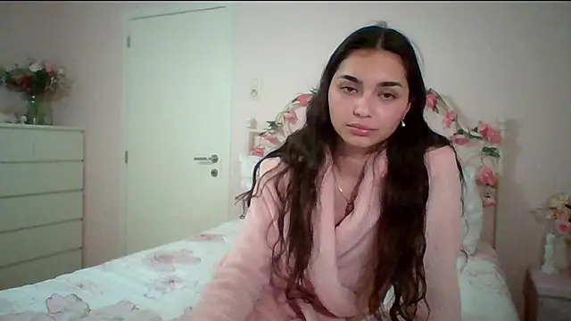 Snapshot of yourbella37 chatting on 05/08/26, 07:52 yourbella37 online show from 05/08/26, 07:52