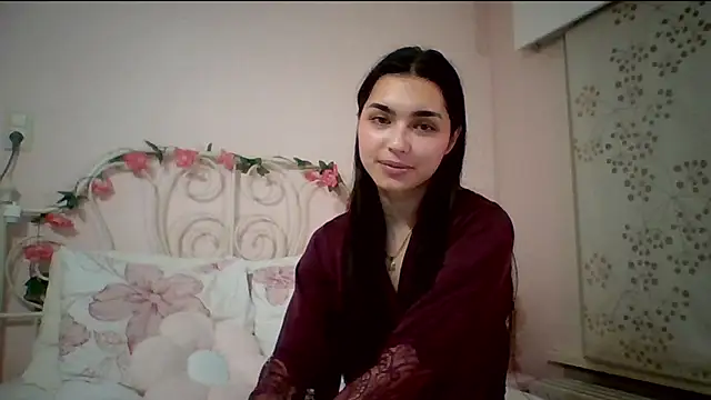 Snapshot of yourbella37 chatting on 05/17/26, 08:27 yourbella37 online show from 05/17/26, 08:27