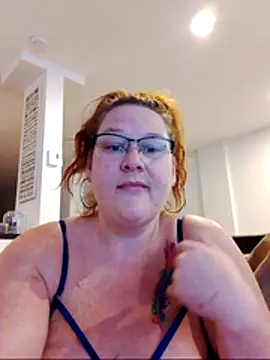 Snapshot of petitelionne1 chatting on 05/24/26, 09:53 petitelionne1 online show from 05/24/26, 09:53