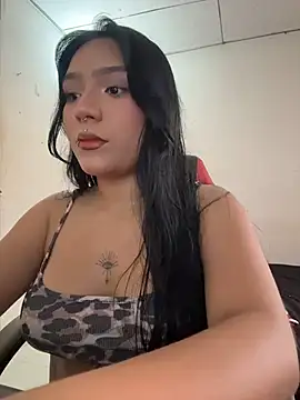 EmiLaurent online show from 06/01/26, 05:25