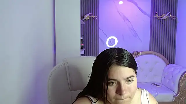 Snapshot of Laurha_ chatting on 06/01/26, 07:48 Laurha online show from 06/01/26, 07:48