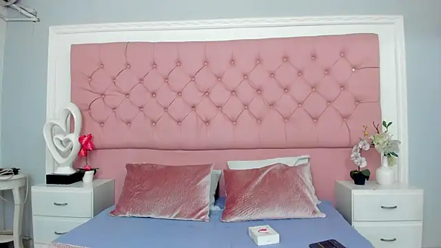 SarahDoll   online show from 06/17/26, 01:56