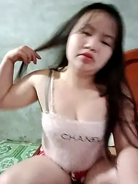 Snapshot of Lily_Henry chatting on 05/09/26, 10:48 Lily Henry online show from 05/09/26, 10:48