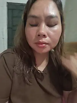 Snapshot of Banana-zz chatting on 07/18/26, 02:32 Banana-zz online show from 07/18/26, 02:32