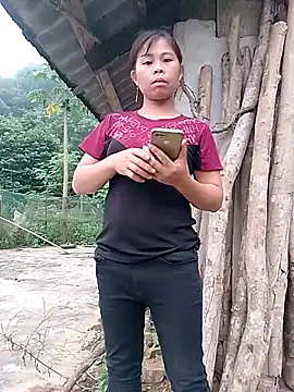 Snapshot of daisyy2 chatting on 05/22/26, 01:35 daisyy2 online show from 05/22/26, 01:35