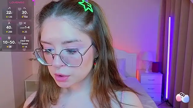 selenamils online show from 06/10/26, 10:14