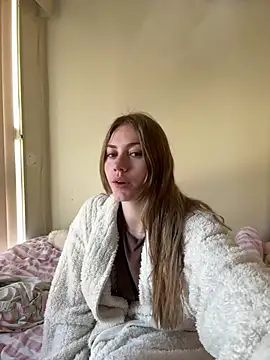 Snapshot of daisycollins chatting on 07/10/26, 12:26 daisycollins online show from 07/10/26, 12:26