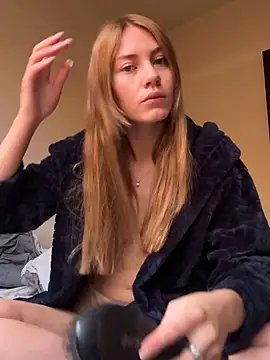 Snapshot of daisycollins chatting on 07/14/26, 01:41 daisycollins online show from 07/14/26, 01:41