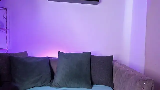 Snapshot of AnnyRosse_699 chatting on 06/06/26, 01:27 AnnyRosse 699 online show from 06/06/26, 01:27