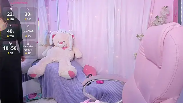 ShanelleDupont  online show from 08/04/26, 07:05