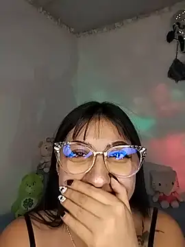 Kiara Mirage online show from 05/19/26, 12:05