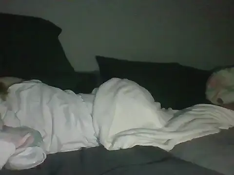 Snapshot of DanieleAleksandraDeRossii chatting on 05/19/26, 02:40 DanieleAleksandraDeRossii online show from 05/19/26, 02:40