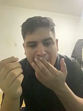 MenSexPeru online show from 05/03/26, 03:45