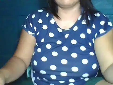 Snapshot of MommyKaye30 chatting on 07/13/26, 07:05 MommyKaye30 online show from 07/13/26, 07:05