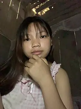 Snapshot of Cham-py chatting on 05/17/26, 01:14 Cham-py online show from 05/17/26, 01:14