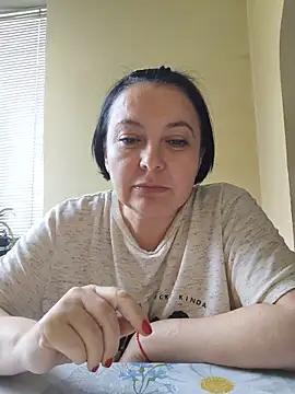 Snapshot of EmmaEmmy40 chatting on 06/03/26, 03:50 EmmaEmmy40 online show from 06/03/26, 03:50