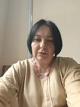 Snapshot of EmmaEmmy40 chatting on 06/06/26, 09:58 EmmaEmmy40 online show from 06/06/26, 09:58