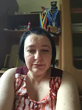 Snapshot of EmmaEmmy40 chatting on 06/23/26, 02:26 EmmaEmmy40 online show from 06/23/26, 02:26