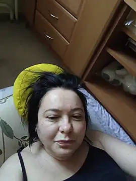 Snapshot of EmmaEmmy40 chatting on 07/05/26, 03:56 EmmaEmmy40 online show from 07/05/26, 03:56