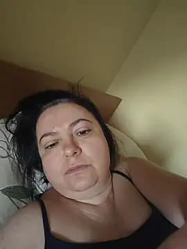 Snapshot of EmmaEmmy40 chatting on 07/13/26, 04:48 EmmaEmmy40 online show from 07/13/26, 04:48