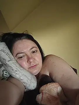 Snapshot of EmmaEmmy40 chatting on 07/18/26, 04:27 EmmaEmmy40 online show from 07/18/26, 04:27