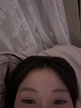 liuliu-x online show from 05/06/26, 01:27