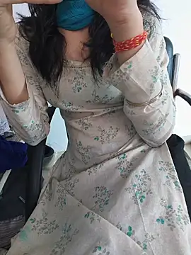 Snapshot of zoya_baby_ chatting on 06/13/26, 08:12 zoya baby online show from 06/13/26, 08:12