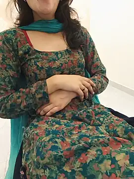 Snapshot of zoya_baby_ chatting on 08/02/26, 04:44 zoya baby online show from 08/02/26, 04:44