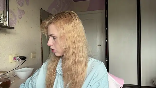 Snapshot of ScarlettRosy chatting on 05/31/26, 04:09 ScarlettRosy online show from 05/31/26, 04:09