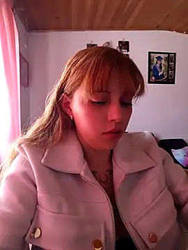 Snapshot of Isabella__Risky chatting on 05/06/26, 07:30 Isabella Risky online show from 05/06/26, 07:30