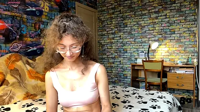 CurlyWinx online show from 06/14/26, 12:40