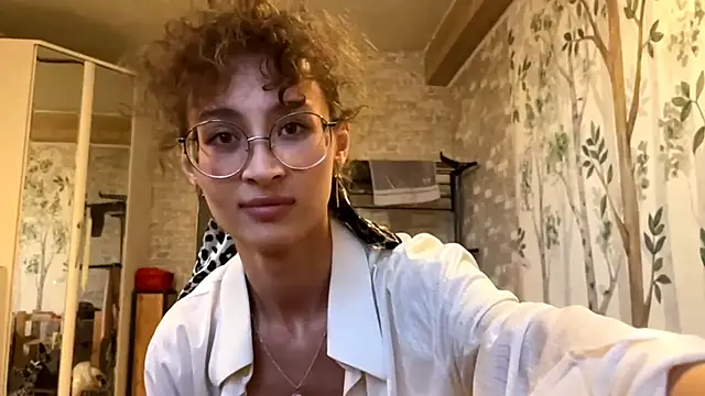 CurlyWinx online show from 06/27/26, 07:41