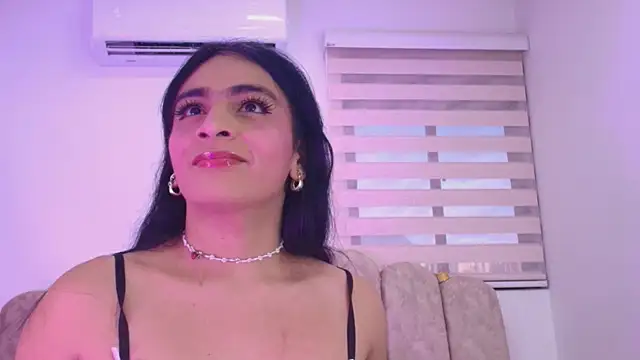 Snapshot of Malaia_thompson_ chatting on 05/22/26, 12:00 Malaia thompson online show from 05/22/26, 12:00