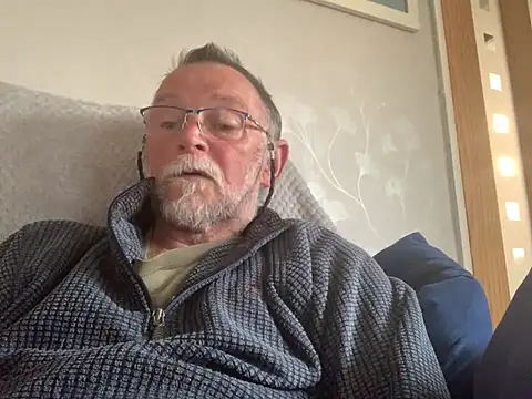Snapshot of Moonraker64 chatting on 06/06/26, 07:29 Moonraker64 online show from 06/06/26, 07:29